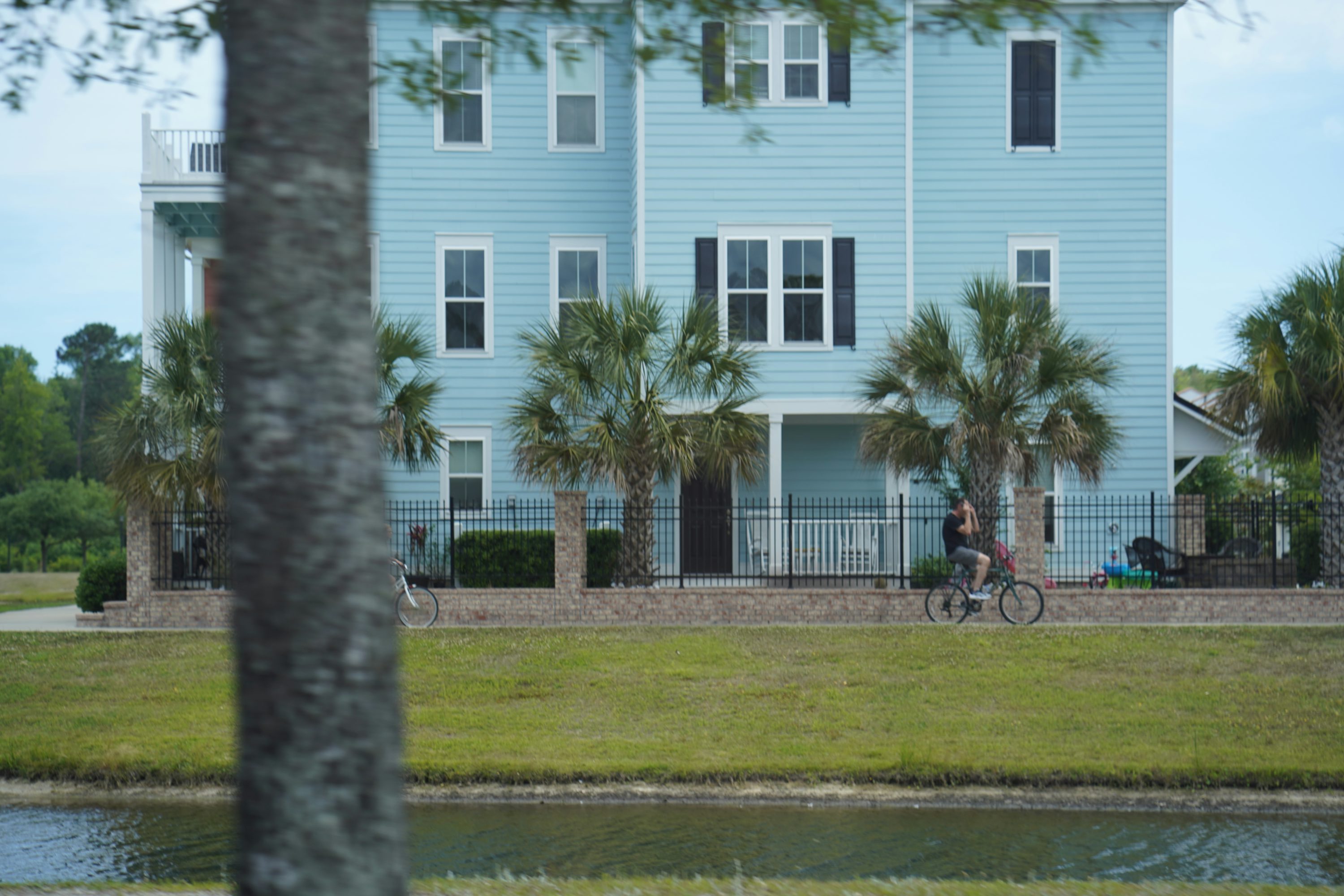 5 Key Benefits of Using a Visitor Management System for Gated Communities